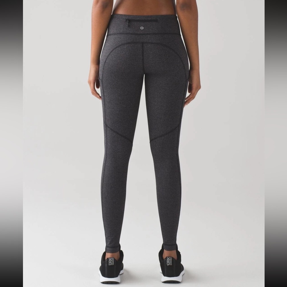 Lululemon Speed Tight V Power Luxtreme Variegated knit Heathered Black Size 4!